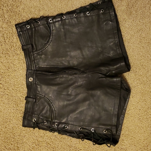 Leather shorts - Picture 6 of 6